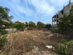 ecr beach plot for sale in injambakkam 