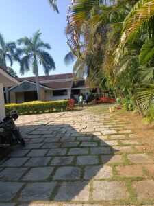 beach bungalow for sale in injambakkam